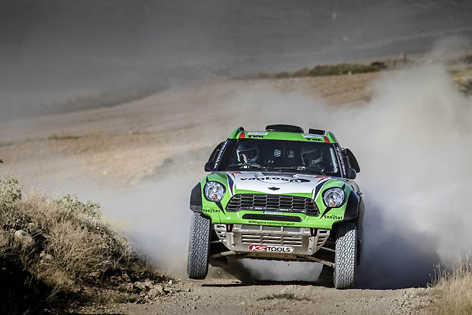 Erik van Loon van de Nederlandse modder naar de Marokkaanse zandbak als test op Dakar 2016